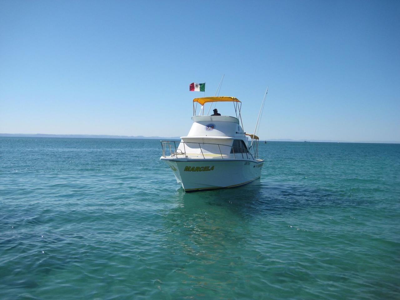 Marcela, 28 ft cabin cruiser — Baja Mosquito Fleet, La Paz